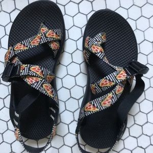 🍕 Iconic and Rare Pizza Chacos size 8 🍕